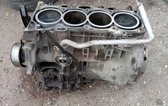 Toyota Avensis T220 Engine block 1AZ