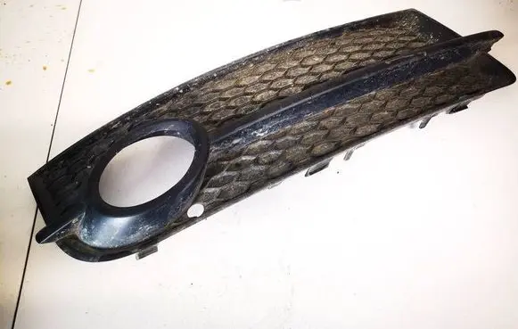 Mitsubishi Lancer X Front bumper lower grill 8j0807682