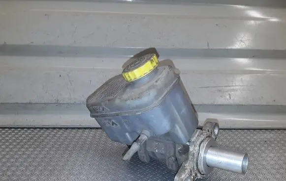 Dodge Nitro Master brake cylinder 