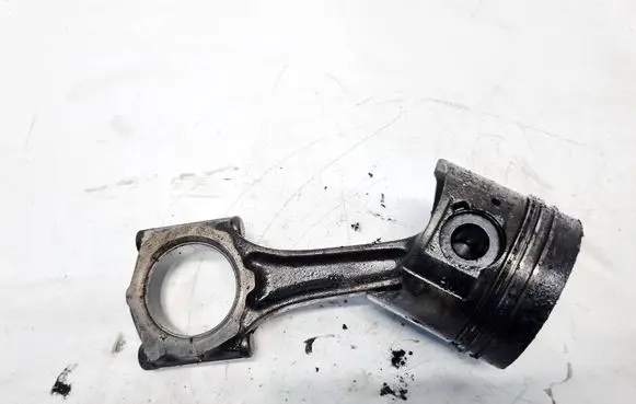 Toyota Proace Piston with connecting rod