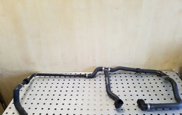 Mercedes-Benz GLC X253 C253 Engine coolant pipe/hose A2535010284