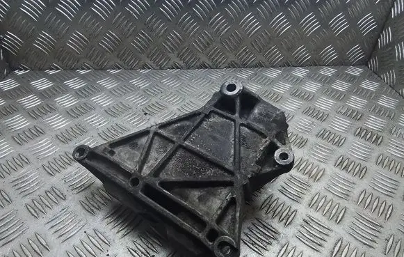 Volkswagen Transporter - Caravelle T5 Generator/alternator bracket 070903143C