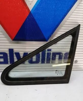 Volkswagen Sharan Front triangle window/glass 