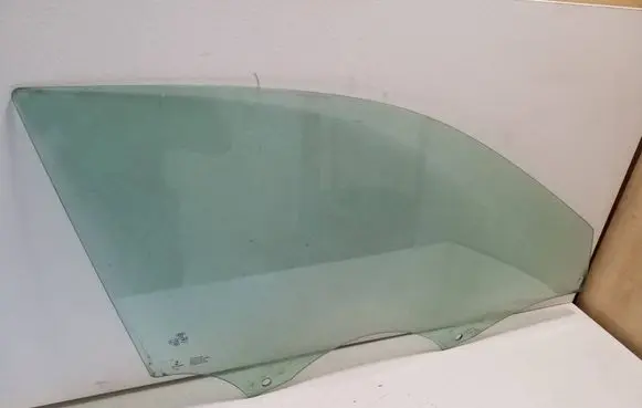 Audi Q2 - Front door window glass four-door 81A845202