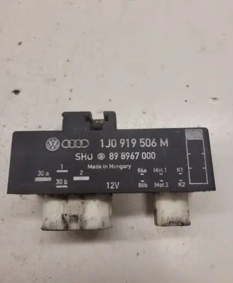 Volkswagen Polo Coolant fan relay 1J0919506M 898967000