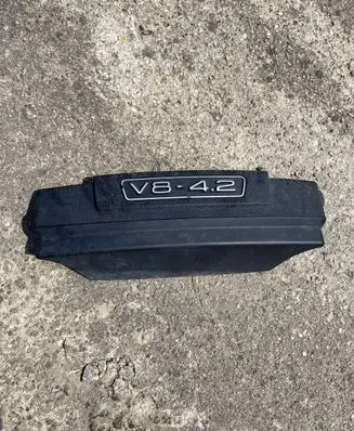 Audi A8 S8 D3 4E Engine cover (trim) 077103952