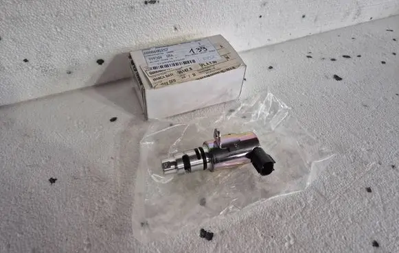Mitsubishi Outlander Camshaft vanos timing valve K5T45596 6000605157
