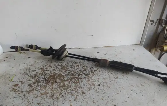 Citroen C3 Gear shift cable linkage