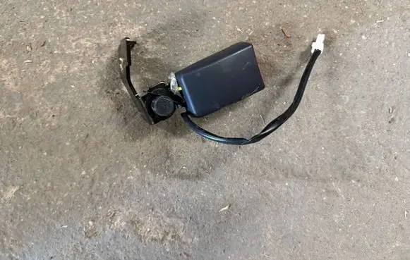 KIA Rio Rear seatbelt buckle