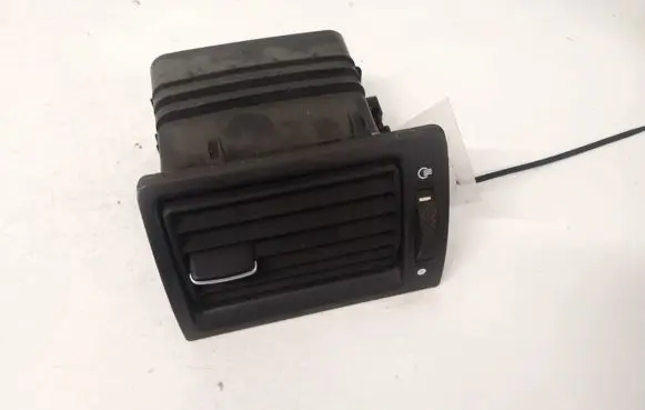 Ford Mondeo Mk III Dash center air vent grill