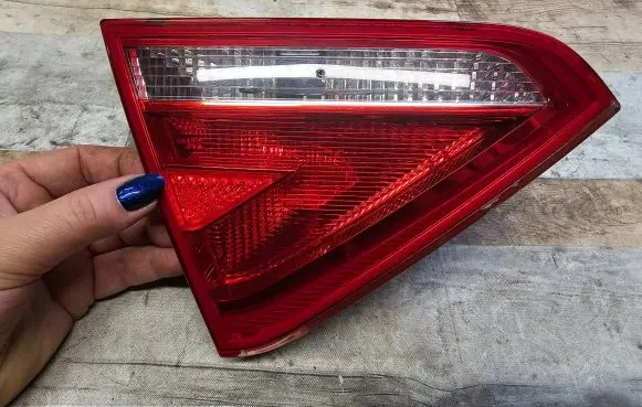 Audi A5 8T 8F Tailgate rear/tail lights 8T0945093 AH484 AU48411NKS