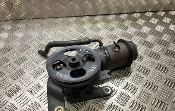 Toyota Yaris Power steering pump 52020