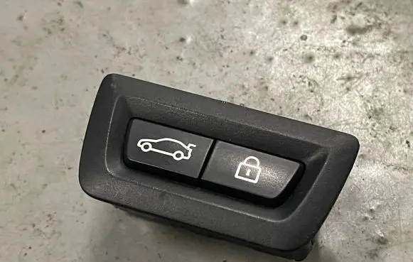 BMW X5 F15 Tailgate/boot open switch button 9275121