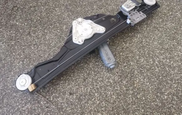 Mercedes-Benz E W211 Rear door window regulator with motor A2118202342