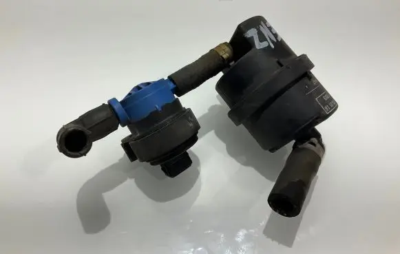 Mercedes-Benz E W211 Vacuum valve A2114700116 TB11903 06W47