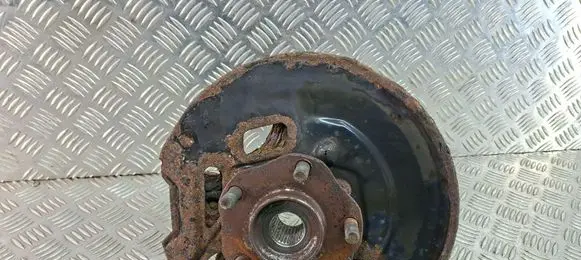 Nissan X-Trail T32 Front wheel hub spindle knuckle 
