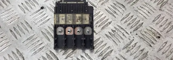 Mitsubishi L200 Battery relay fuse 