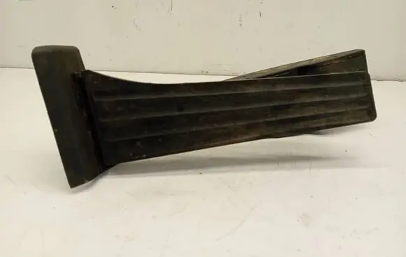 BMW 5 E39 Accelerator throttle pedal 35426786282 25916010