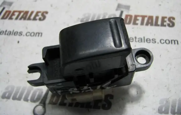 Nissan X-Trail T30 Electric window control switch