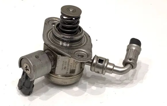 Ford Focus Fuel injection high pressure pump CM5G9D376GA