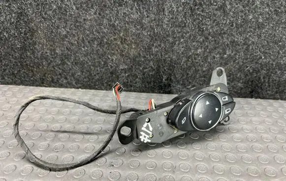 Mercedes-Benz E W211 Wing mirror switch 2118208510