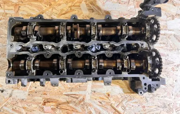 Mercedes-Benz C W204 Engine head R651018