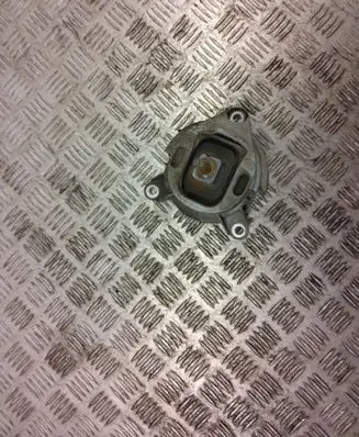 BMW X3 F25 Engine mount bracket