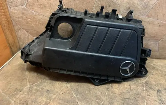 Mercedes-Benz C W205 Engine cover (trim) A6260100067