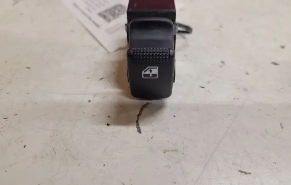 Hyundai Tucson JM Electric window control switch