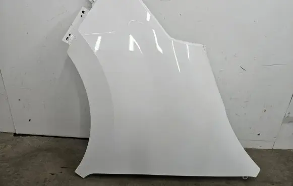 Nissan NV400 Fender 631010504R
