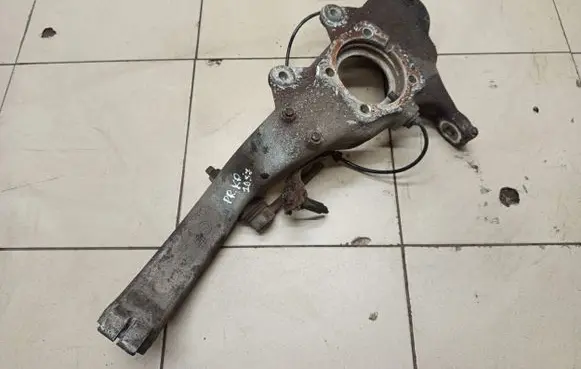 BMW X5 E70 Front wheel hub spindle knuckle