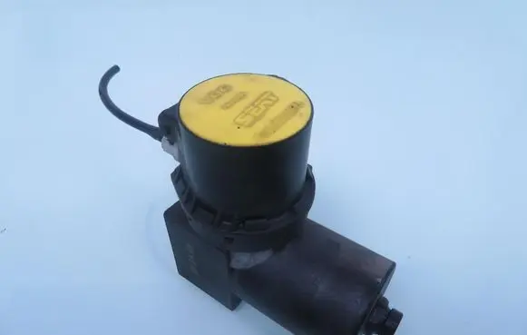 Seat Cordoba (6K) Central locking vacuum pump 1L0862257A