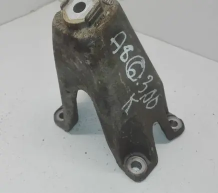 Audi A8 S8 D3 4E Engine mounting bracket 4E0199307BH