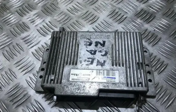 Renault Megane I Engine control unit/module 7700865827 hom7700864454