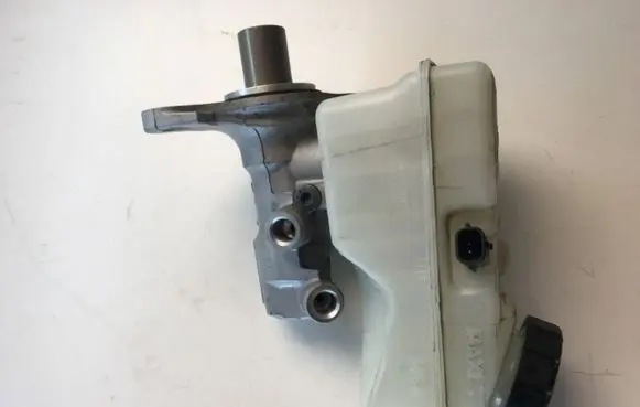 Renault Captur Brake fluid reservoir 460916346R 1116232S01 22804