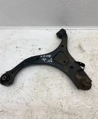 KIA Sorento Front lower control arm/wishbone