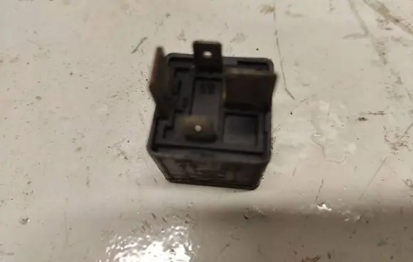 Audi A4 S4 B5 8D Other relay 8D0951253 23134A523300