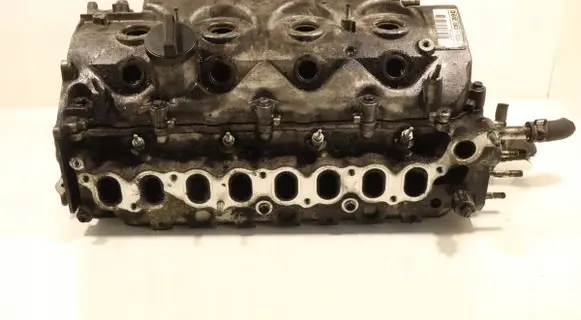 Toyota Avensis T250 Engine head E1CDC90