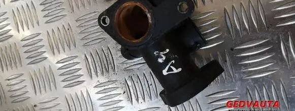 Audi A4 S4 B5 8D Engine coolant pipe/hose 058121133b