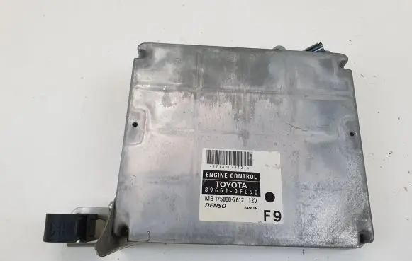 Toyota Corolla Verso AR10 Engine control unit/module 896610F090