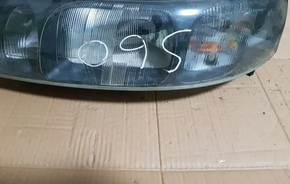 Volvo S60 Headlight/headlamp