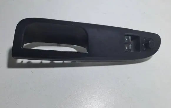 Volkswagen PASSAT B6 Front door window switch trim 3C1867171C