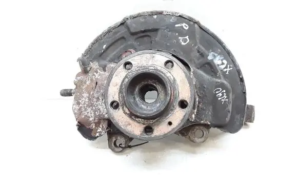 Volvo XC90 Front wheel hub spindle knuckle