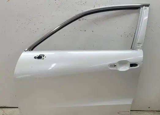 Lexus LBX Front door