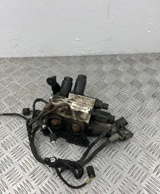 BMW 5 E60 E61 Active stabilizer control/valve assembly 6760840