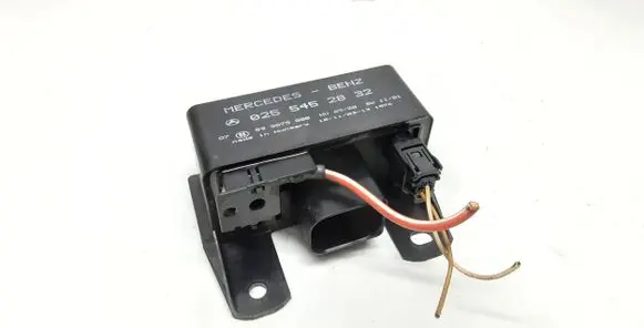 Mercedes-Benz Vaneo W414 Glow plug pre-heat relay 0255452832