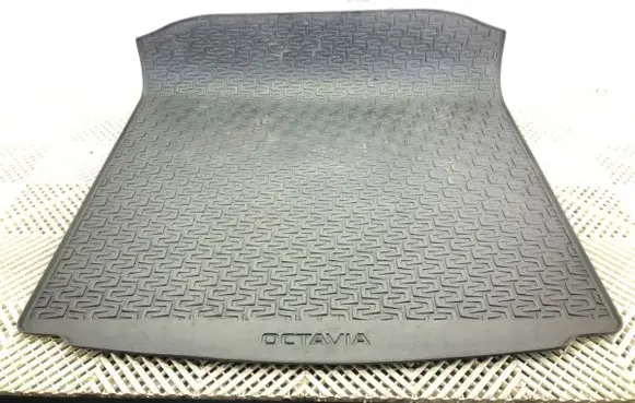 Skoda Octavia Mk3 (5E) Trunk/boot floor carpet liner 5E5061160