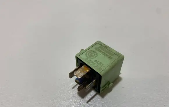 BMW 5 E39 Other relay 8373700 V23134 K59 X312