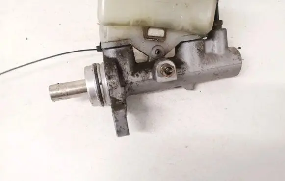 Subaru Legacy Master brake cylinder