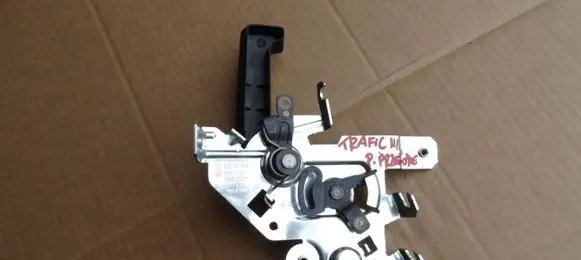 Renault Trafic III (X82) Sliding door lock 826706945R 93451791 0119803600